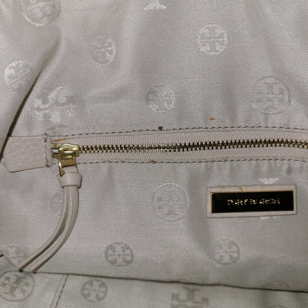 TORY BURCH Ivy Slouchy Shoulder Bag - Picture 8 of 10